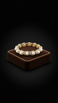 Pearl and gold bracelet with velvet box